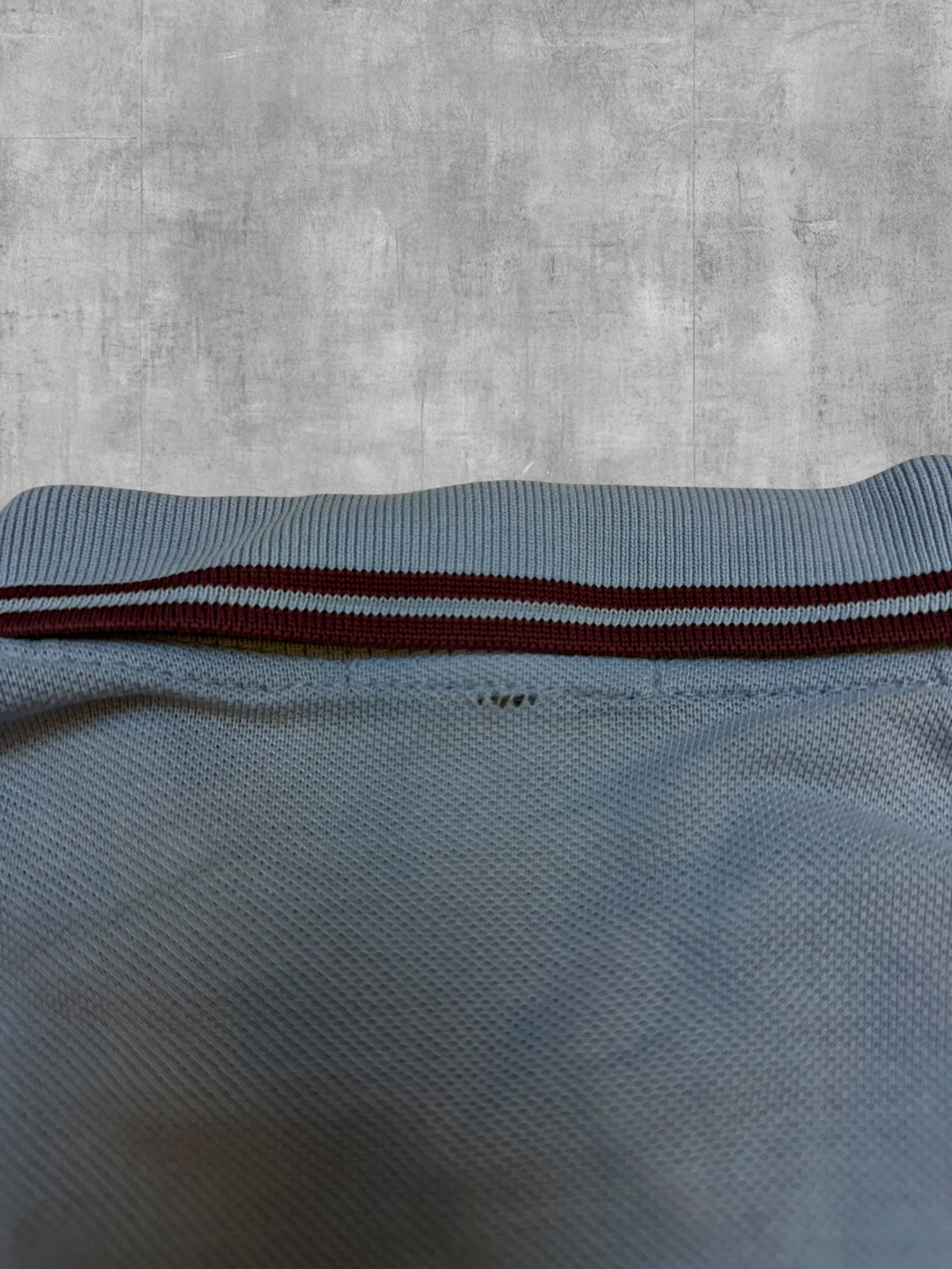Fred Perry Polo Shirt Hellblau Weinrot M
