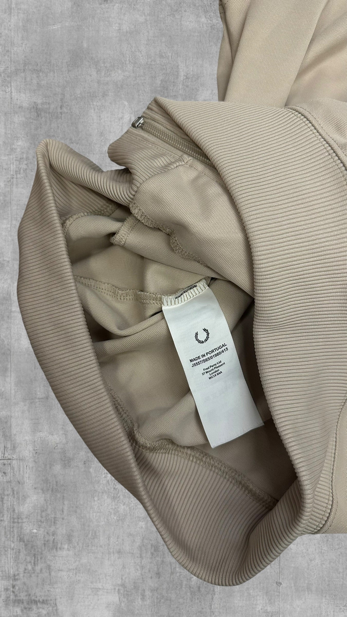 Fred Perry Trainingsjacke Taped Zip Jacke Beige Schwarz M