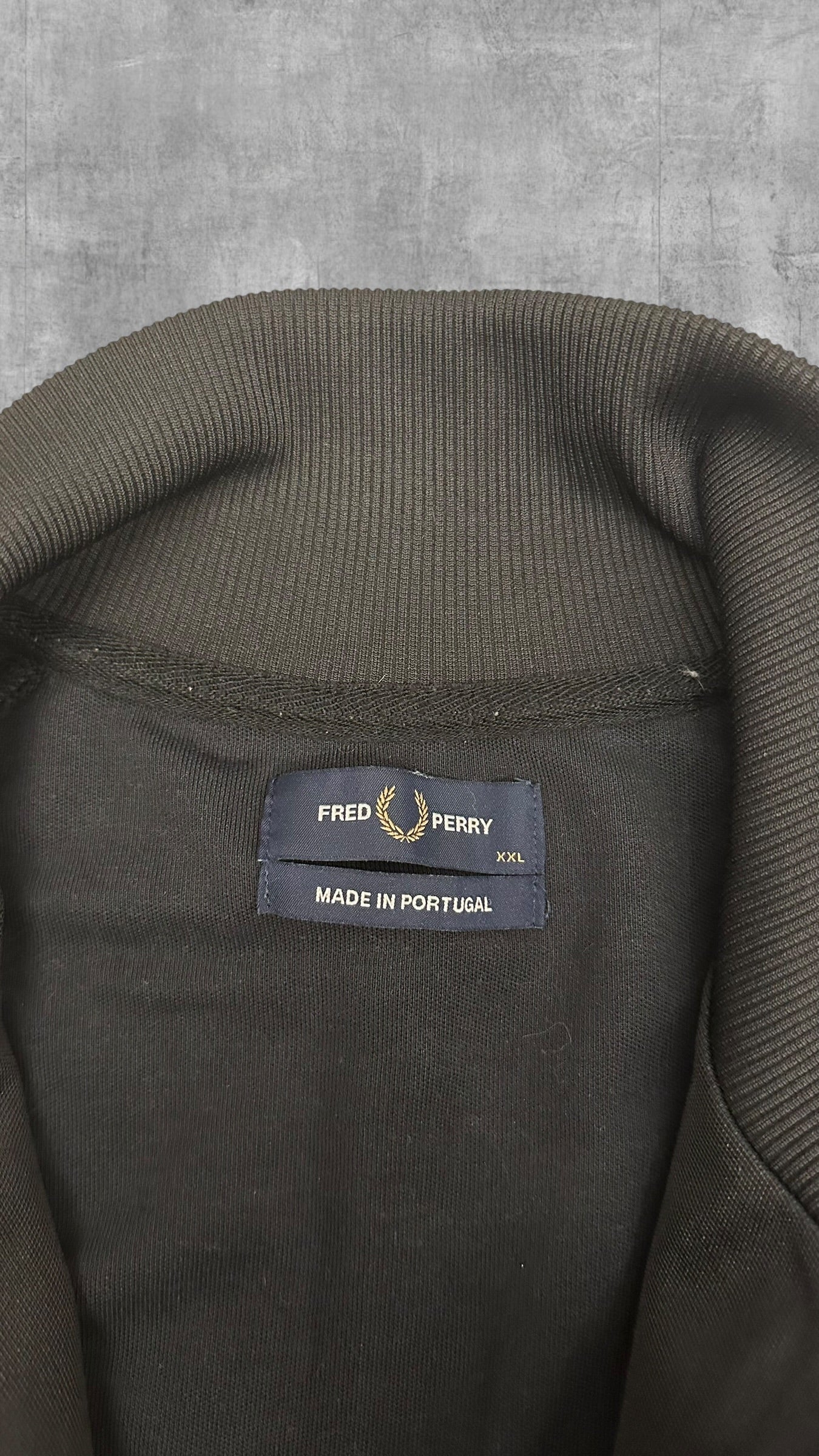 Fred Perry Trainingsjacke Taped Zip Jacke Schwarz Weiß XXL