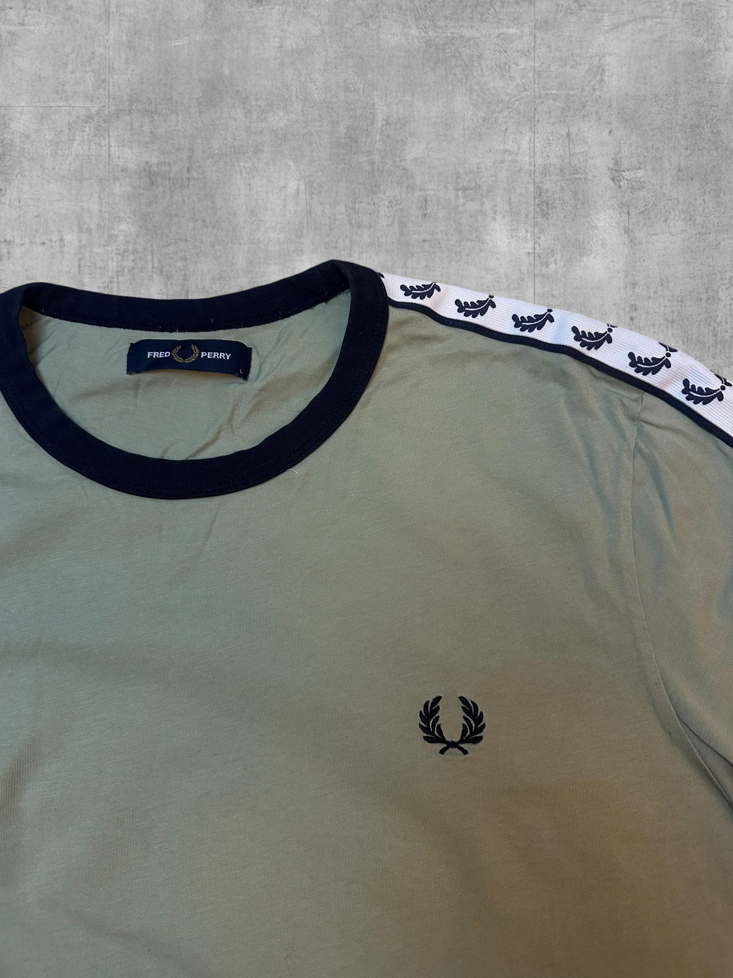 Fred Perry T-Shirt Taped Graugrün L