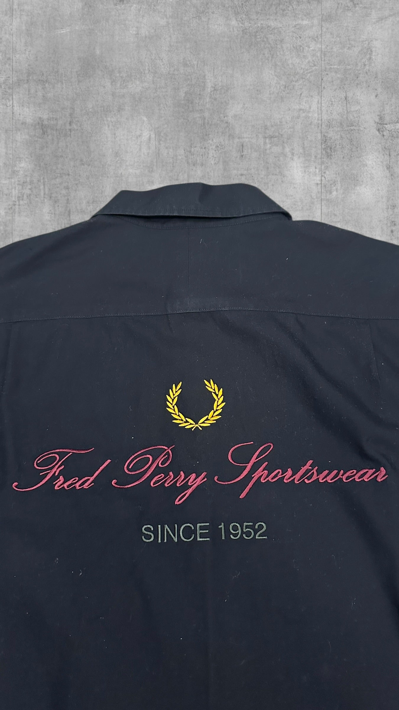 Fred Perry Kurzarmhemd Backprint Schwarz XL