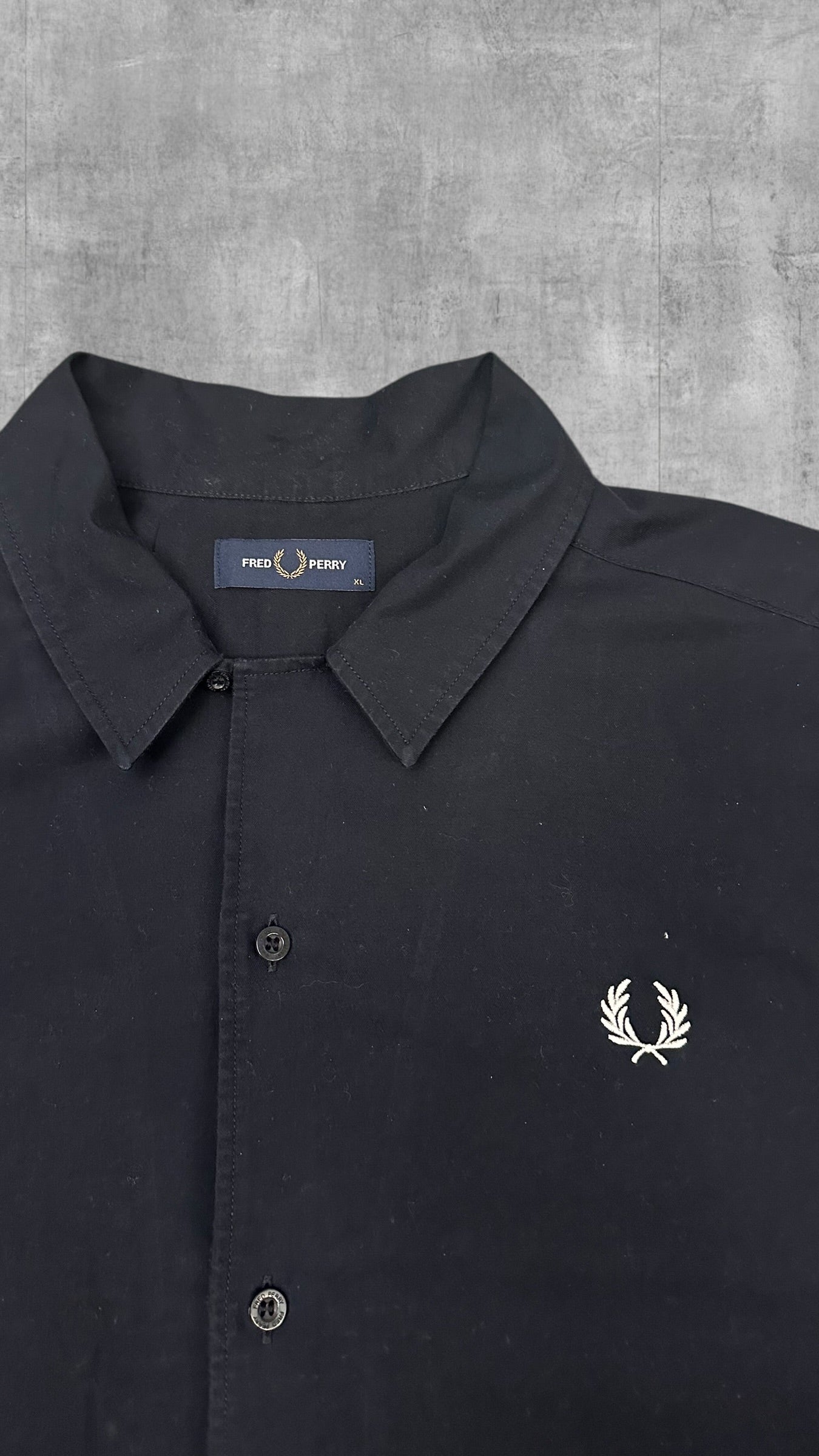 Fred Perry Kurzarmhemd Backprint Schwarz XL