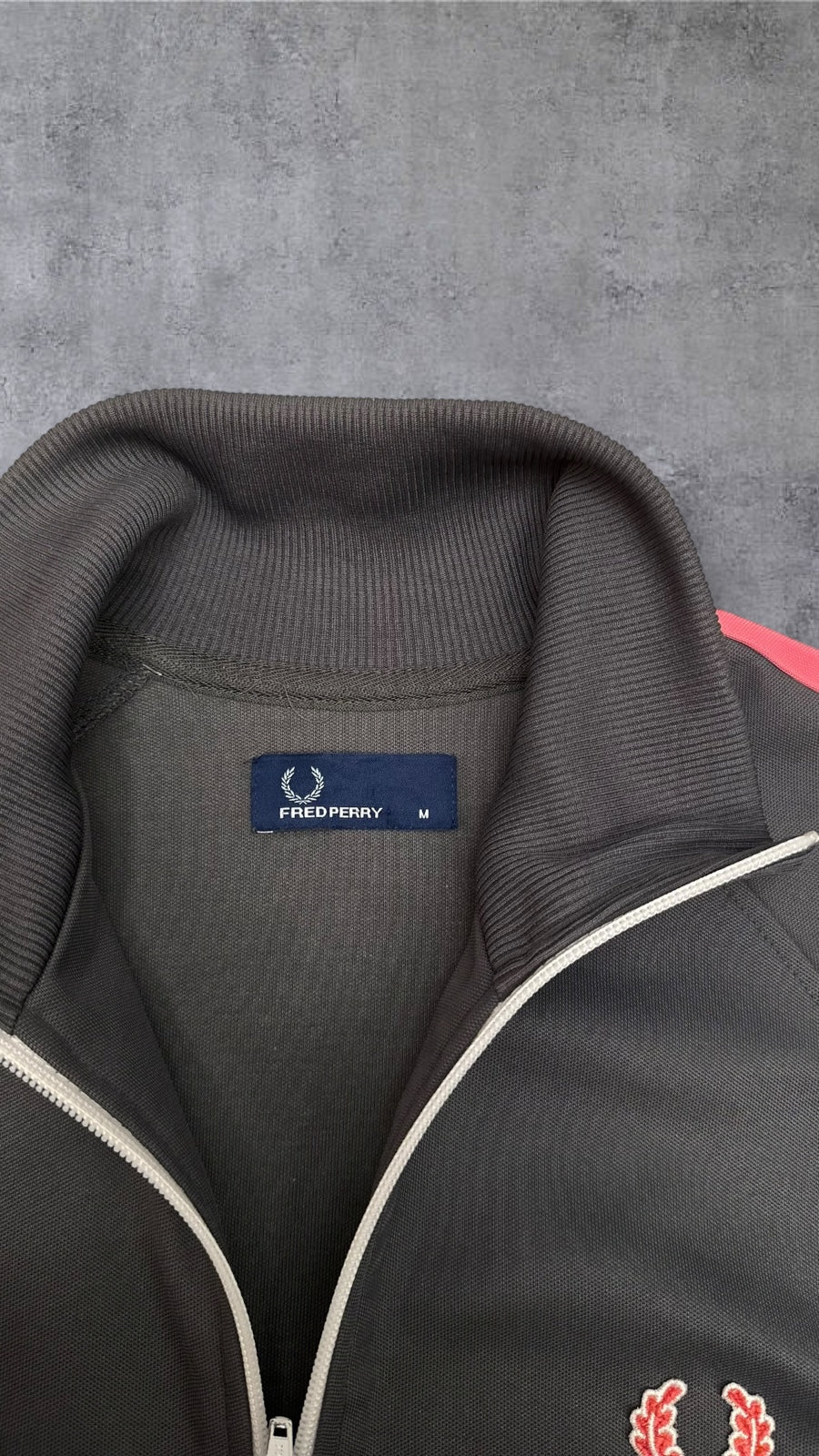 Fred Perry Trainingsjacke Taped Zip Jacke Grau M