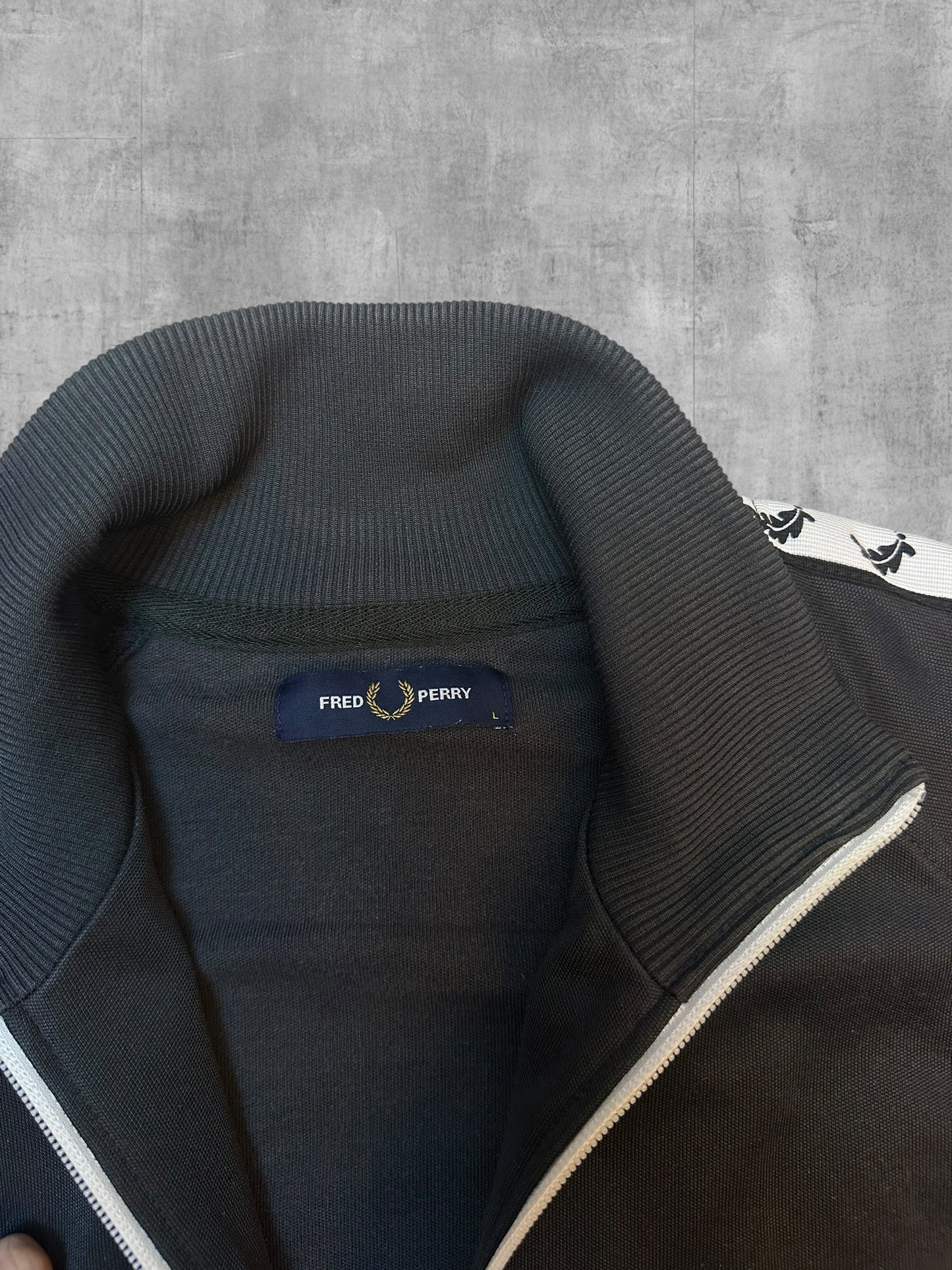 Fred Perry Trainingsjacke Taped Dunkelgrau Weiß Schwarz L
