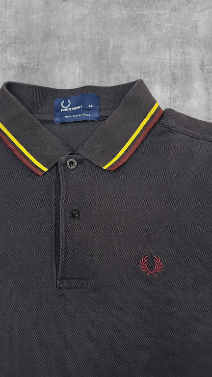 Fred Perry Polo Shirt Dunkelgrau Weinrot Gold XS