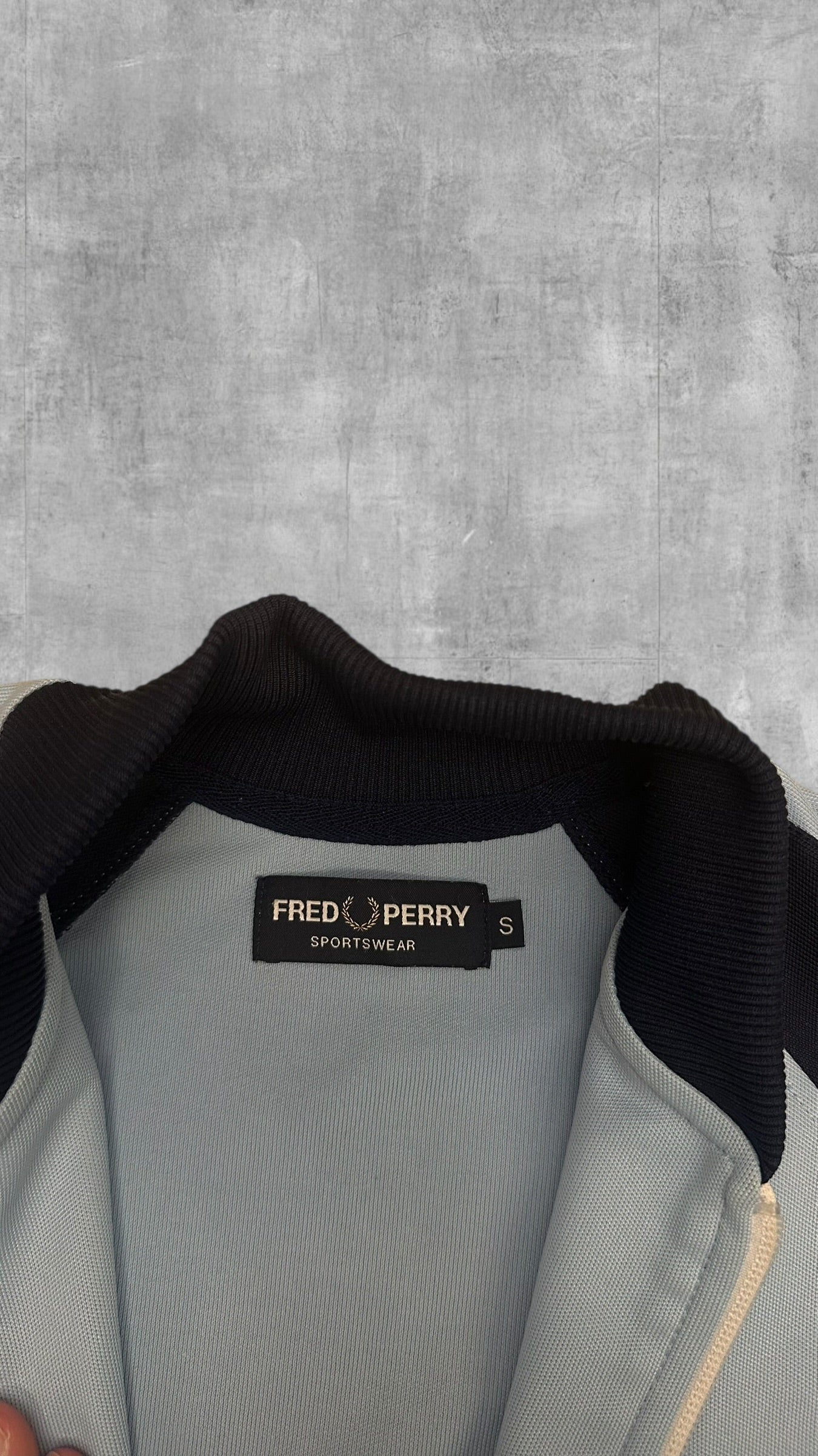 Fred Perry Trainingsjacke Taped Zip Jacke Hellblau Navy Blau S