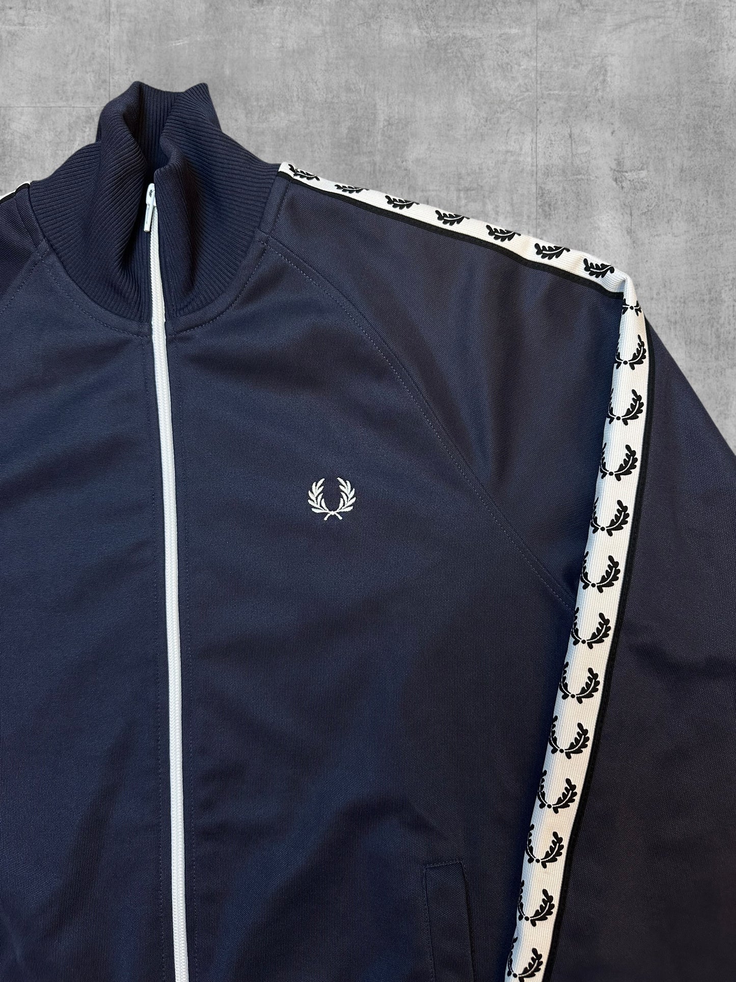Fred Perry Trainingsjacke Taped Grau Weiß S
