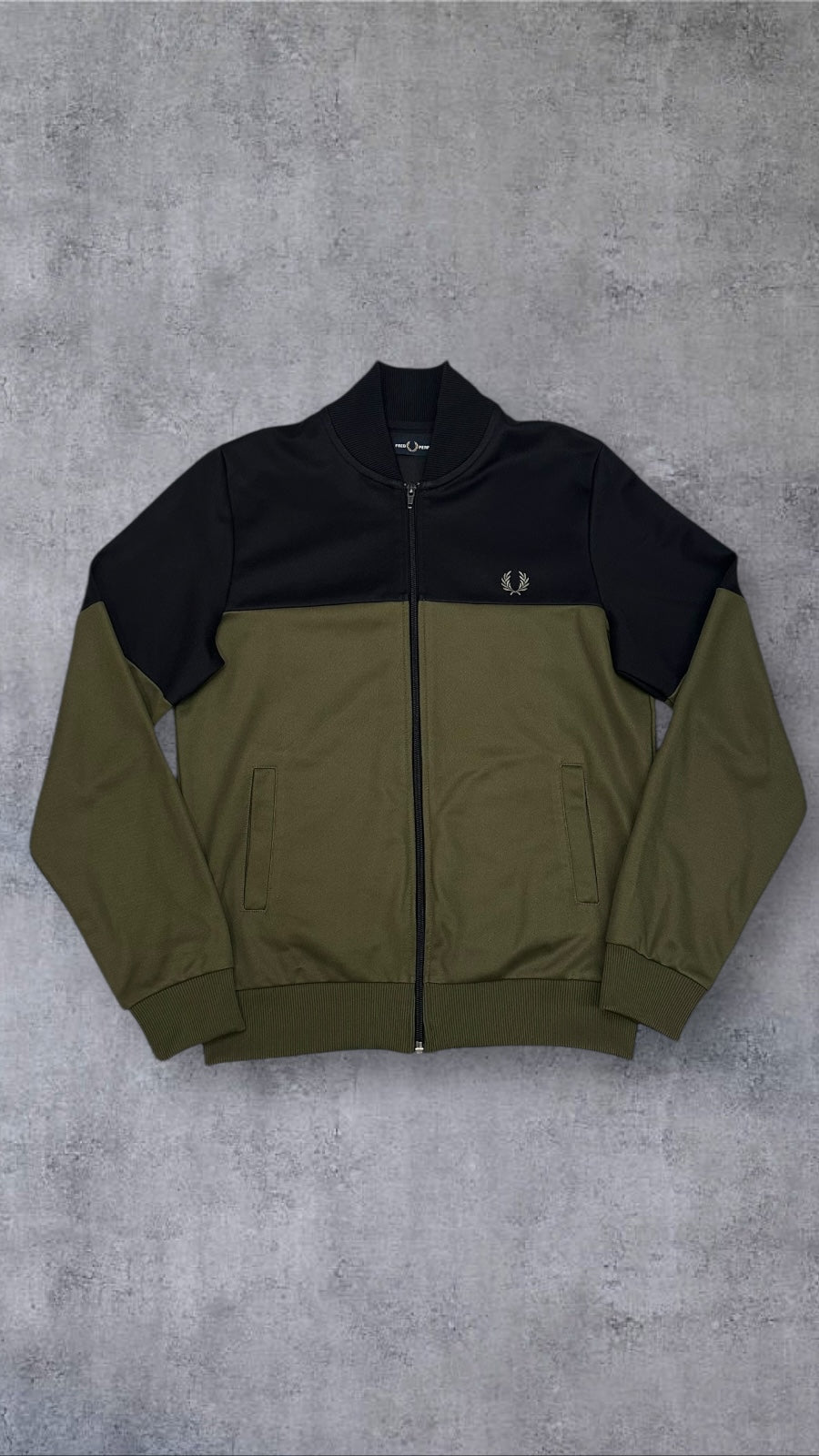 Fred Perry Trainingsjacke Taped Zip Jacke Khaki Schwarz S