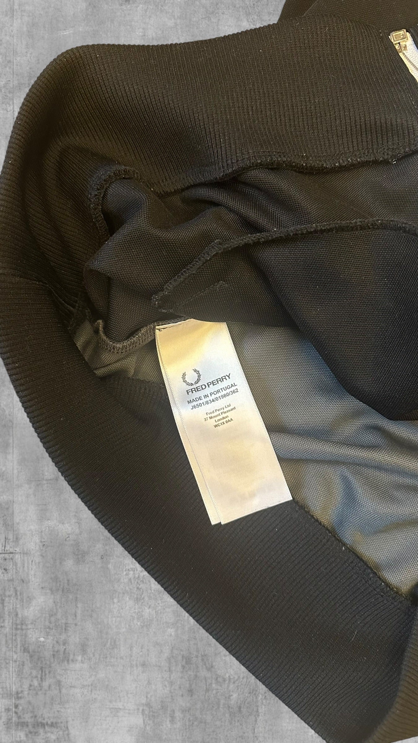Fred Perry Trainingsjacke Taped Zip Jacke Grau Weiß Schwarz L