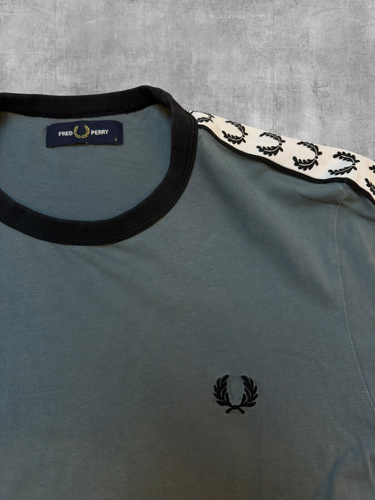 Fred Perry T-shirt Taped Grau Türkis S