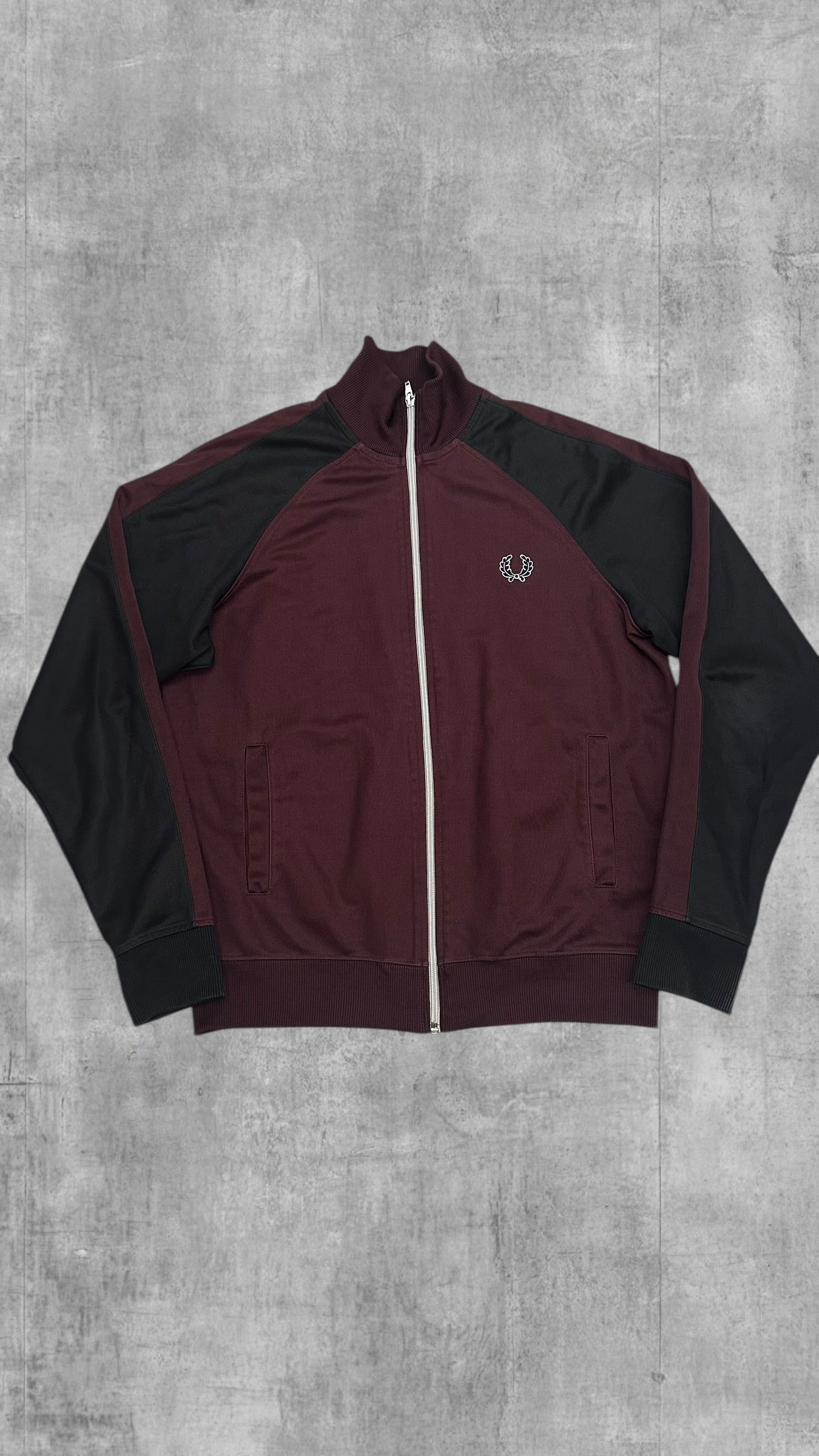 Fred Perry Trainingsjacke Taped Zip Jacke Weinrot Schwarz Frauengröße XL Männer M