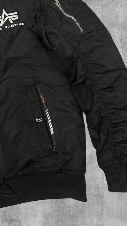 Alpha Industries Bomberjacke Schwarz mit flexibler innerer Kapuzenjacke M