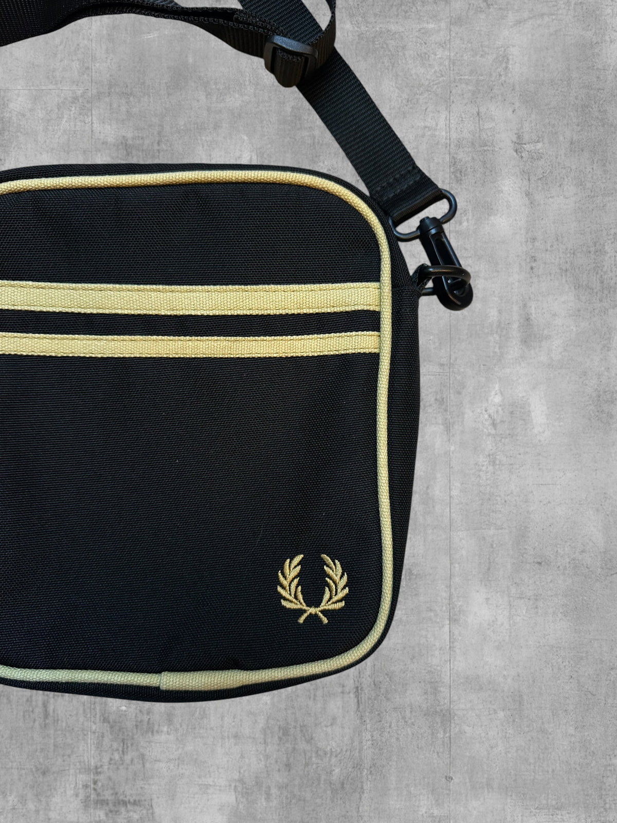 Fred Perry Umhängetasche Bauchtasche Schwarz Beige