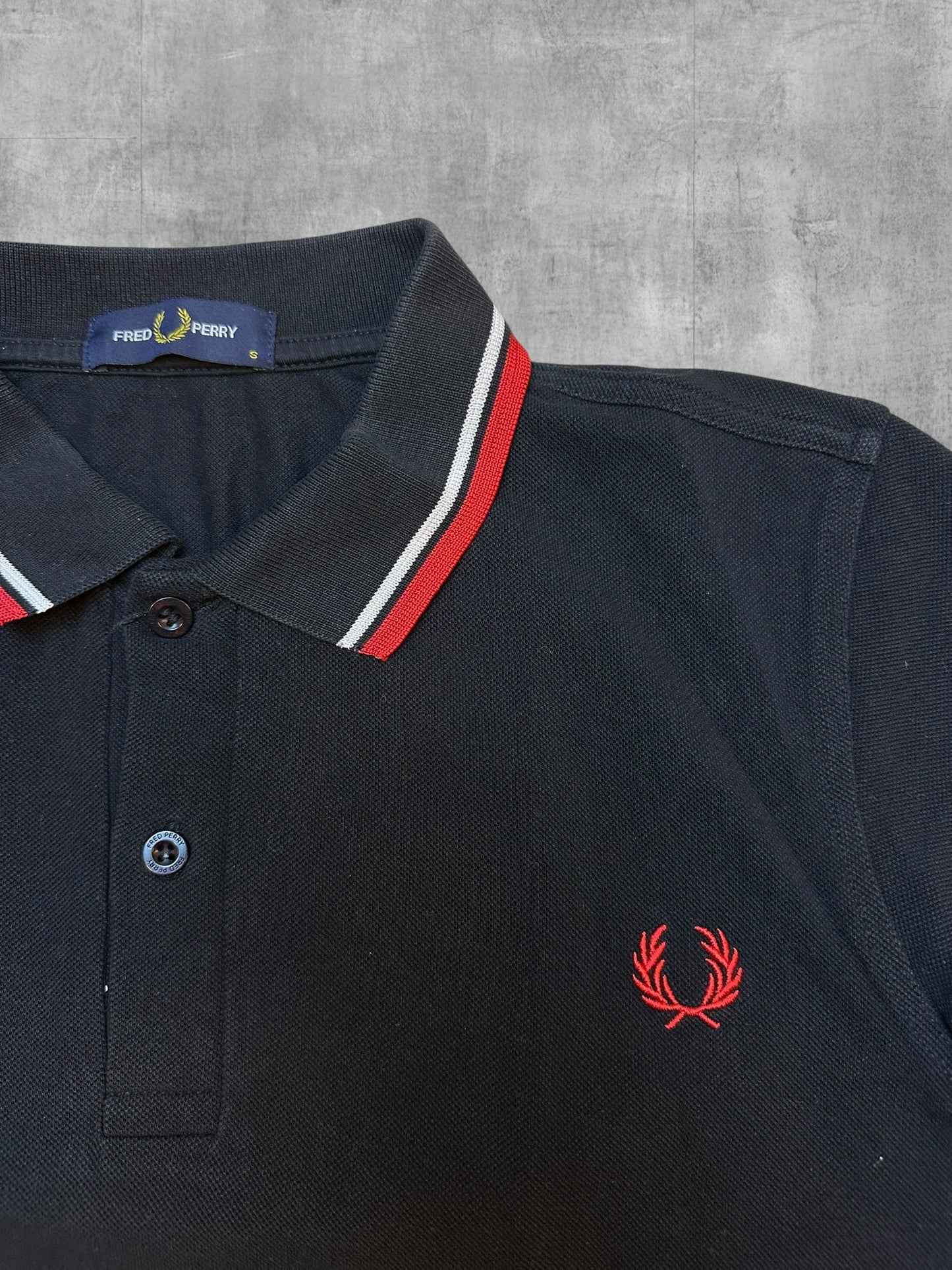 Fred Perry Polo Shirt Schwarz Rot Weiß S