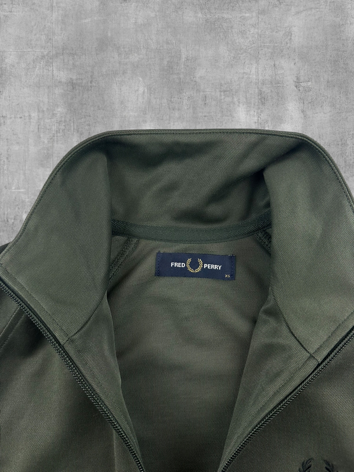 Fred Perry Trainingsjacke Taped Khaki Grau XS