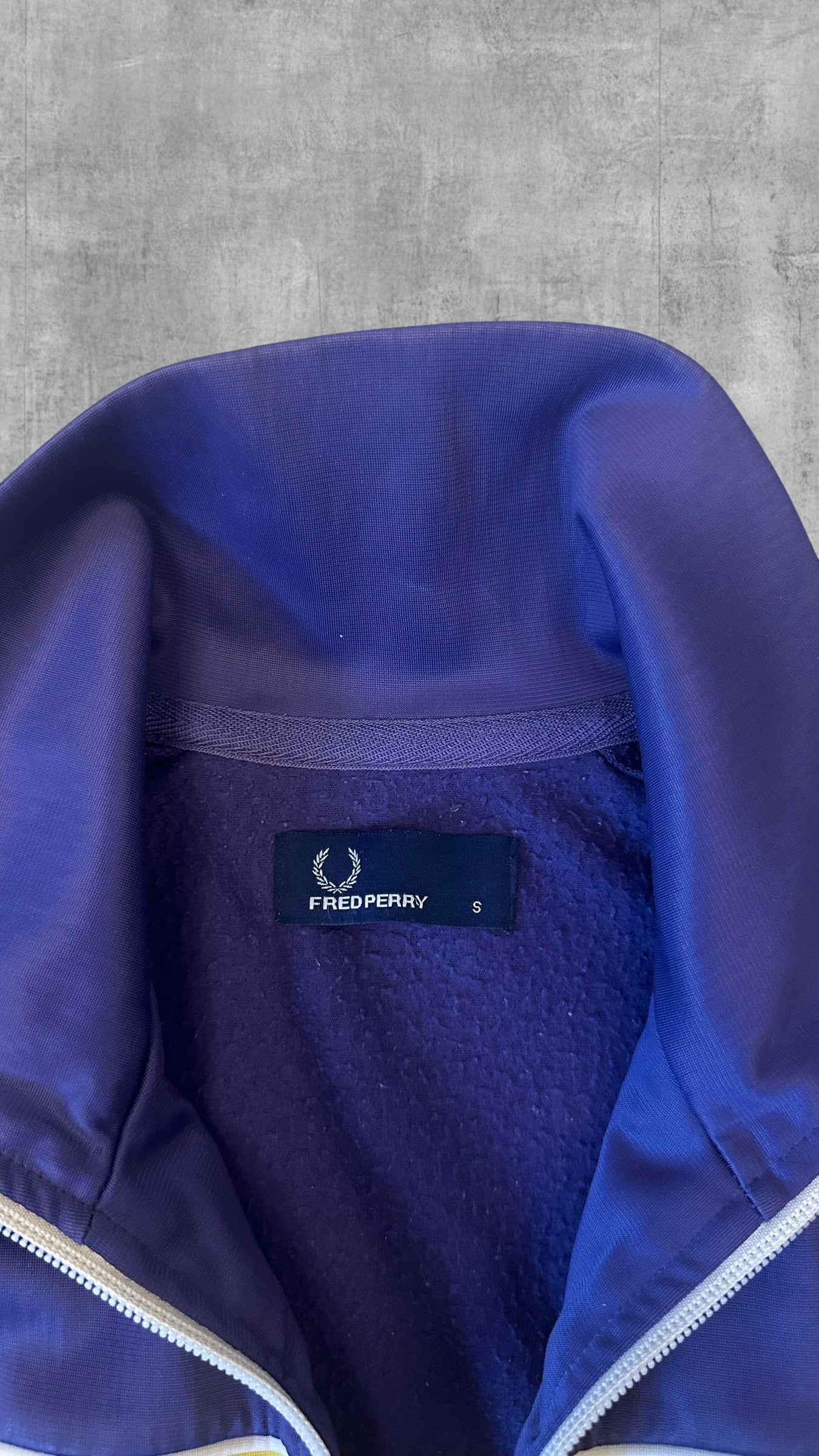 Fred Perry Trainingsjacke Taped Zip Jacke Lila Gelb S