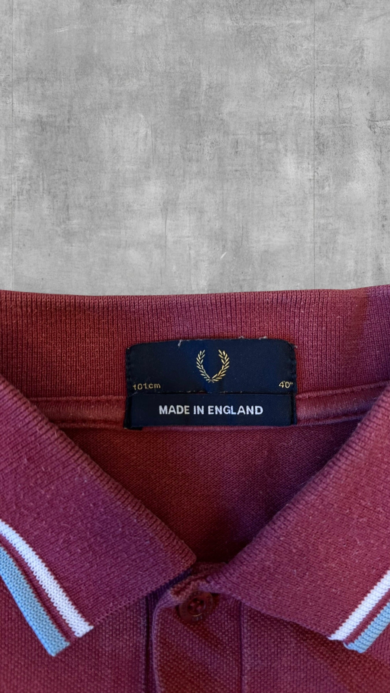 Fred Perry Polo Shirt Weinrot Hellblau M