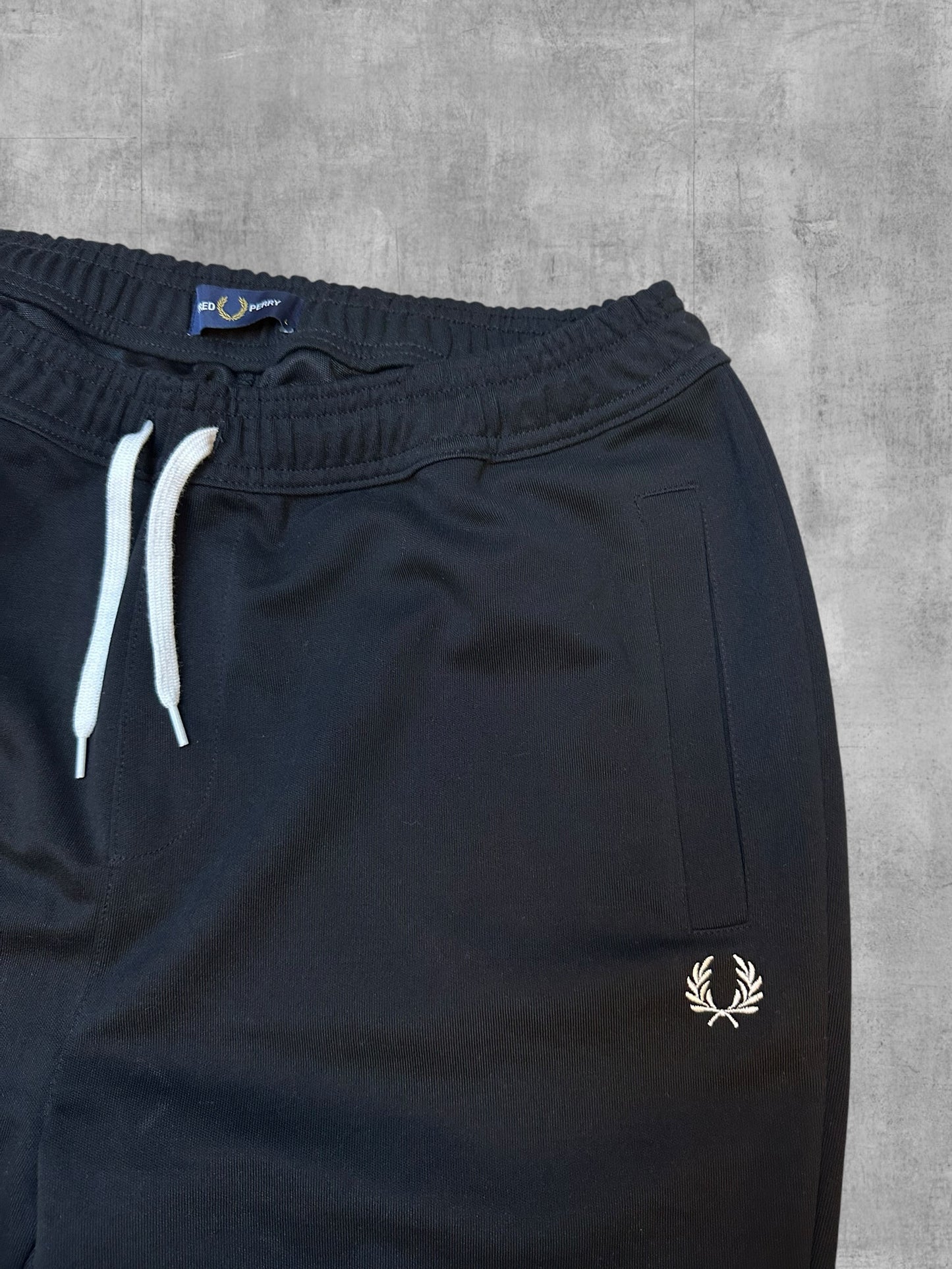 Fred Perry Trainingshose Schwarz L