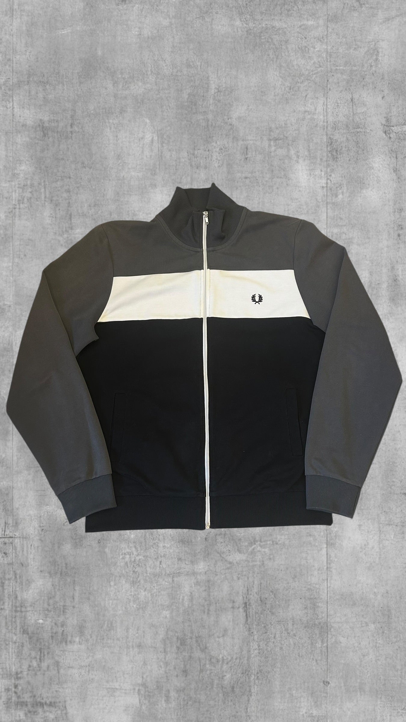 Fred Perry Trainingsjacke Taped Zip Jacke Grau Weiß Schwarz L