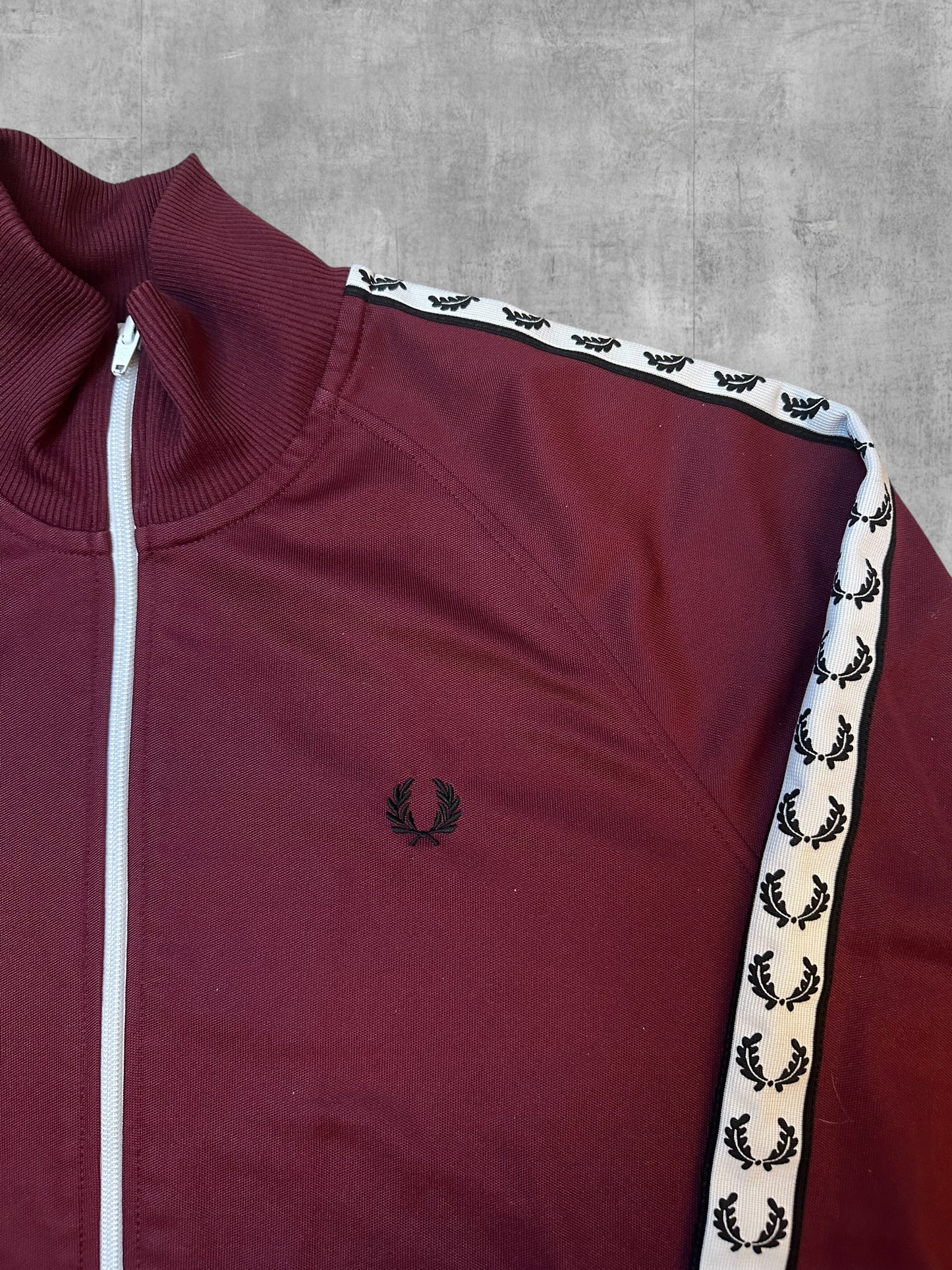 Fred Perry Trainingsjacke Taped Weinrot Weiß Schwarz L