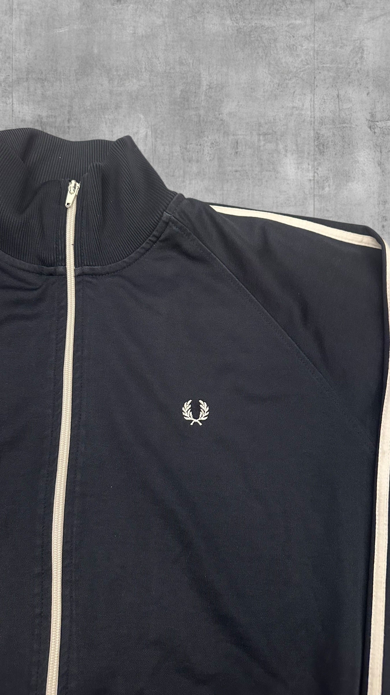 Fred Perry Trainingsjacke Taped Zip Jacke Schwarz/Navy Blau Weiß L