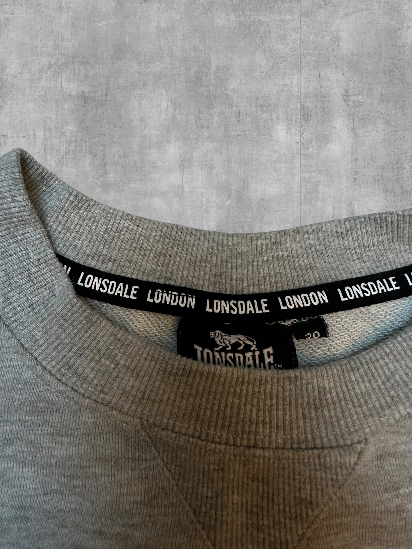 Lonsdale London Sweatshirt Grau Frauengröße L (oversized)