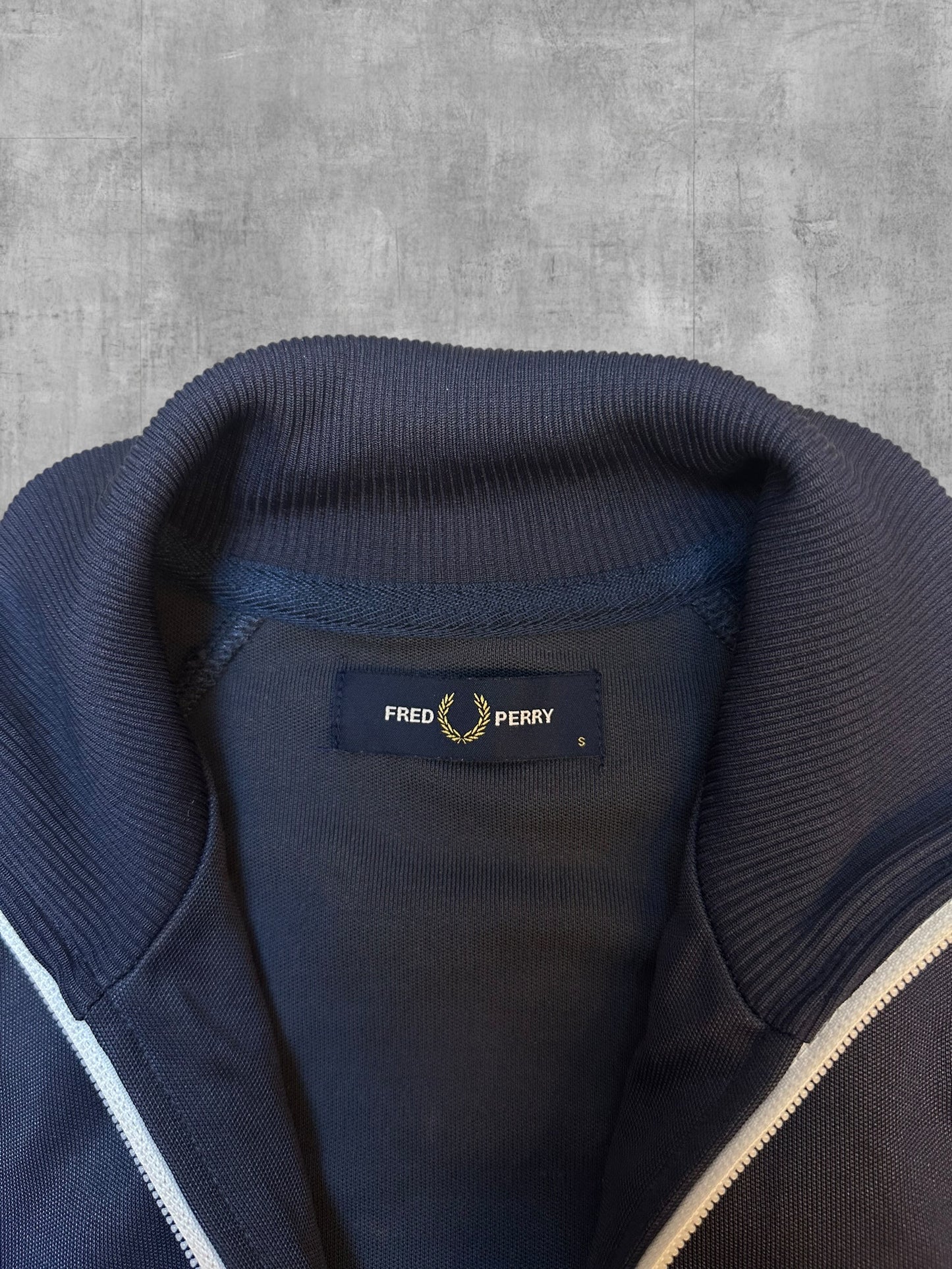Fred Perry Trainingsjacke Taped Grau Weiß S