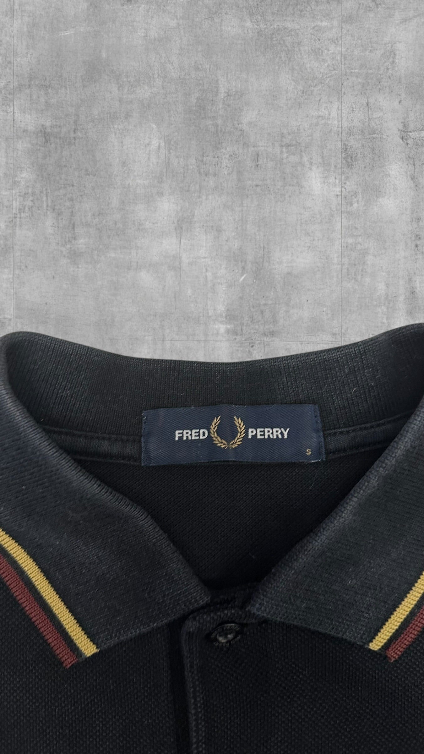 Fred Perry Polo Shirt Schwarz Weinrot Gold S