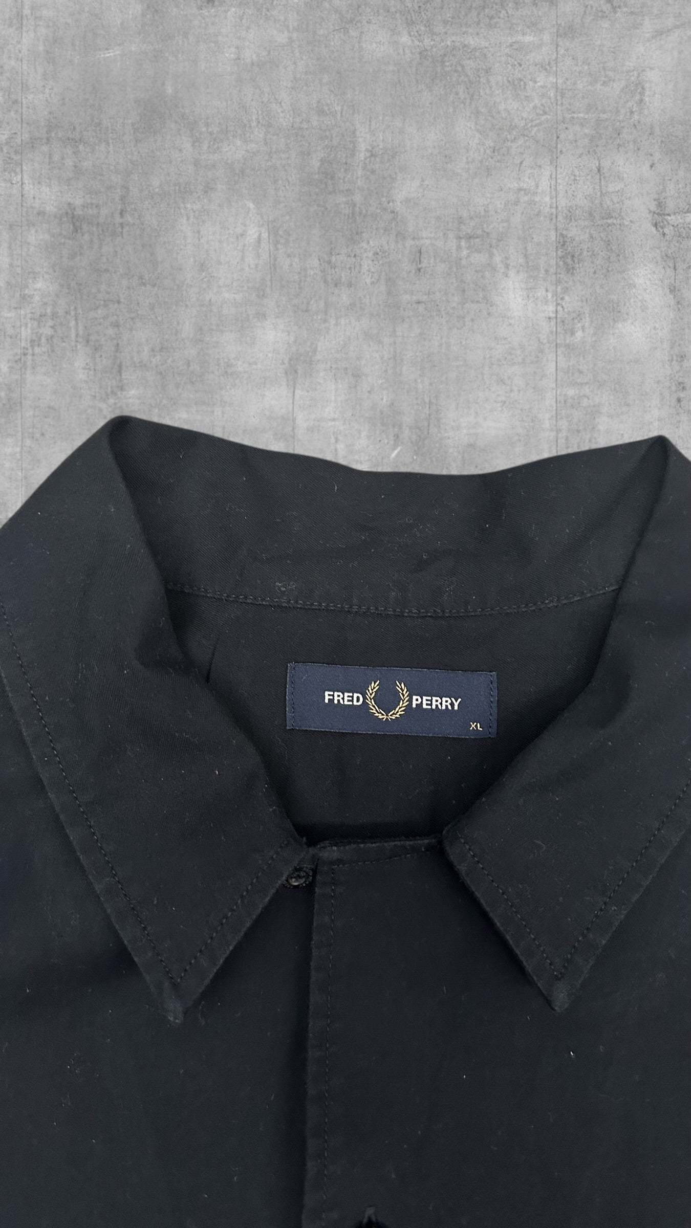 Fred Perry Kurzarmhemd Backprint Schwarz XL
