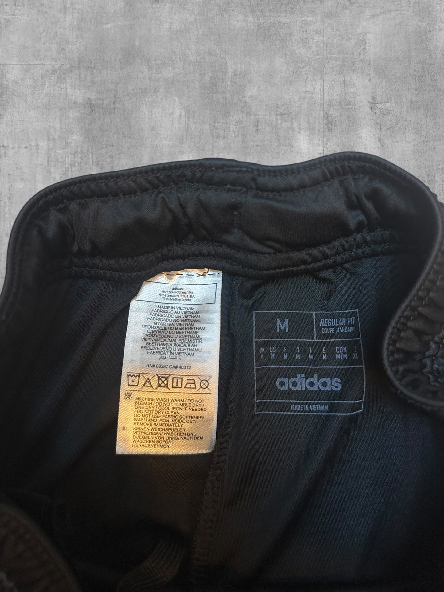 Adidas Shorts kurze Hose Schwarz Weiß M