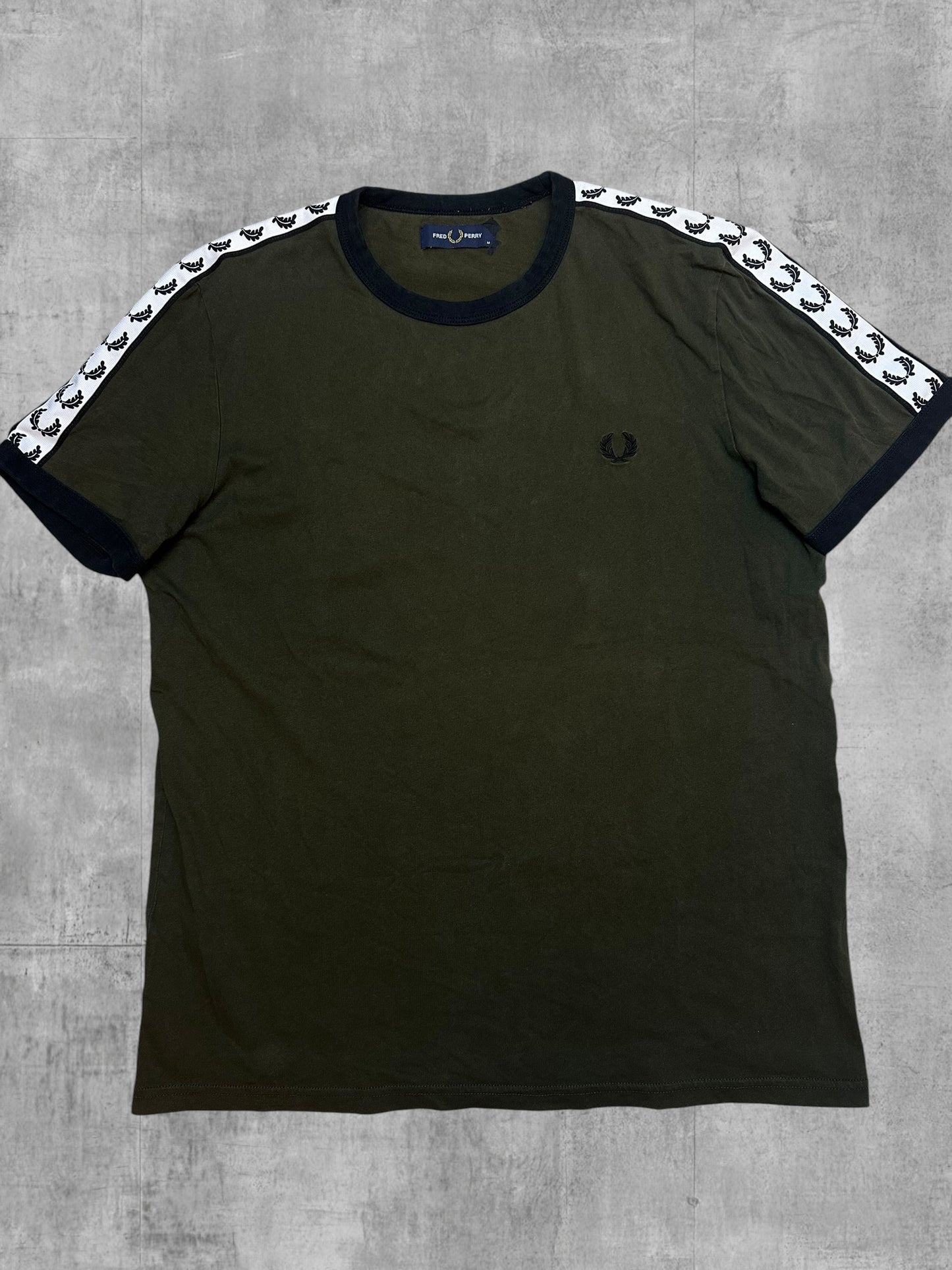 Fred Perry T-shirt Taped Olivgrün M