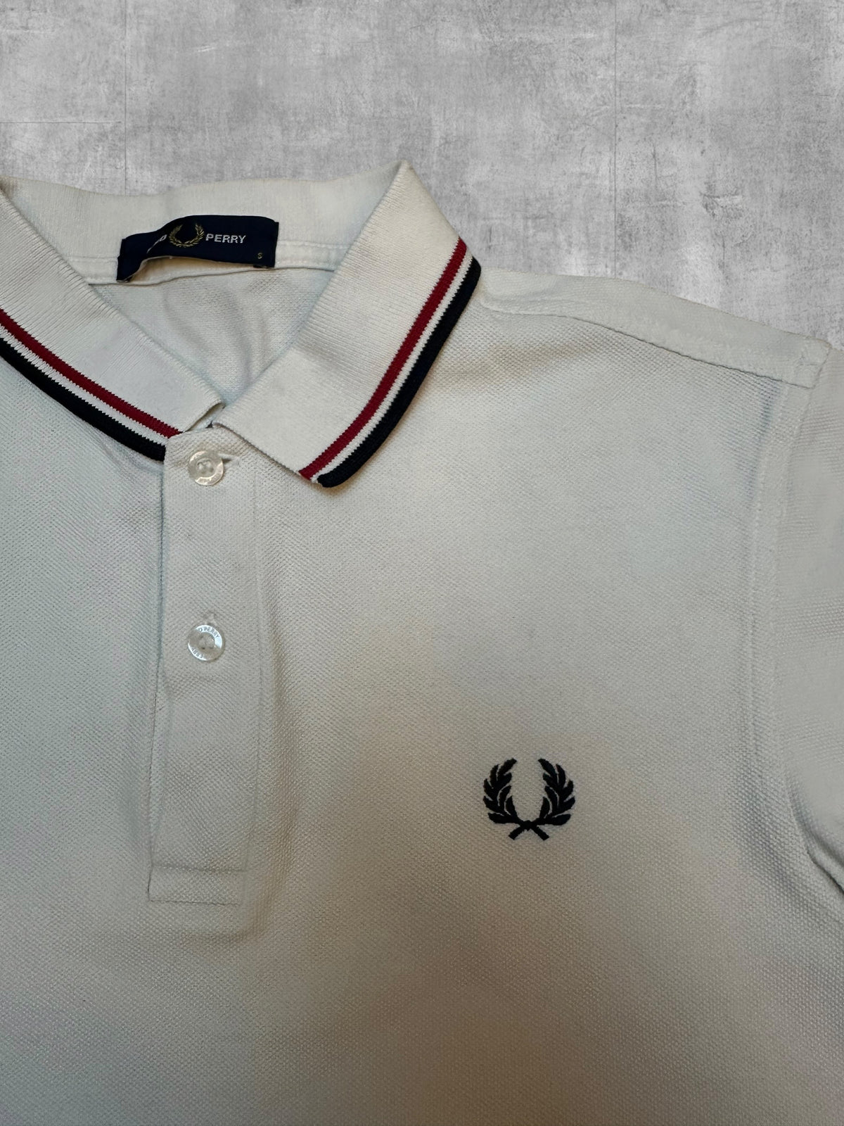 Fred Perry Polo Shirt Weiß Schwarz Rot S