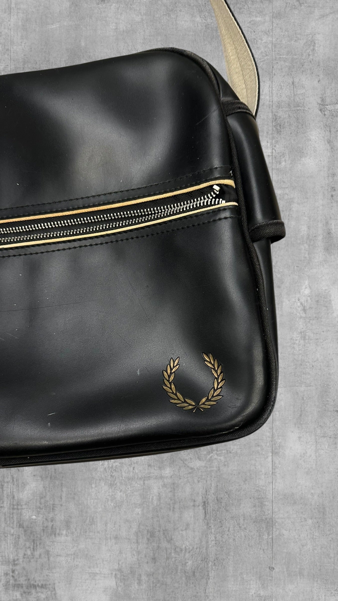 Fred Perry Umhängetasche Schwarz Gold