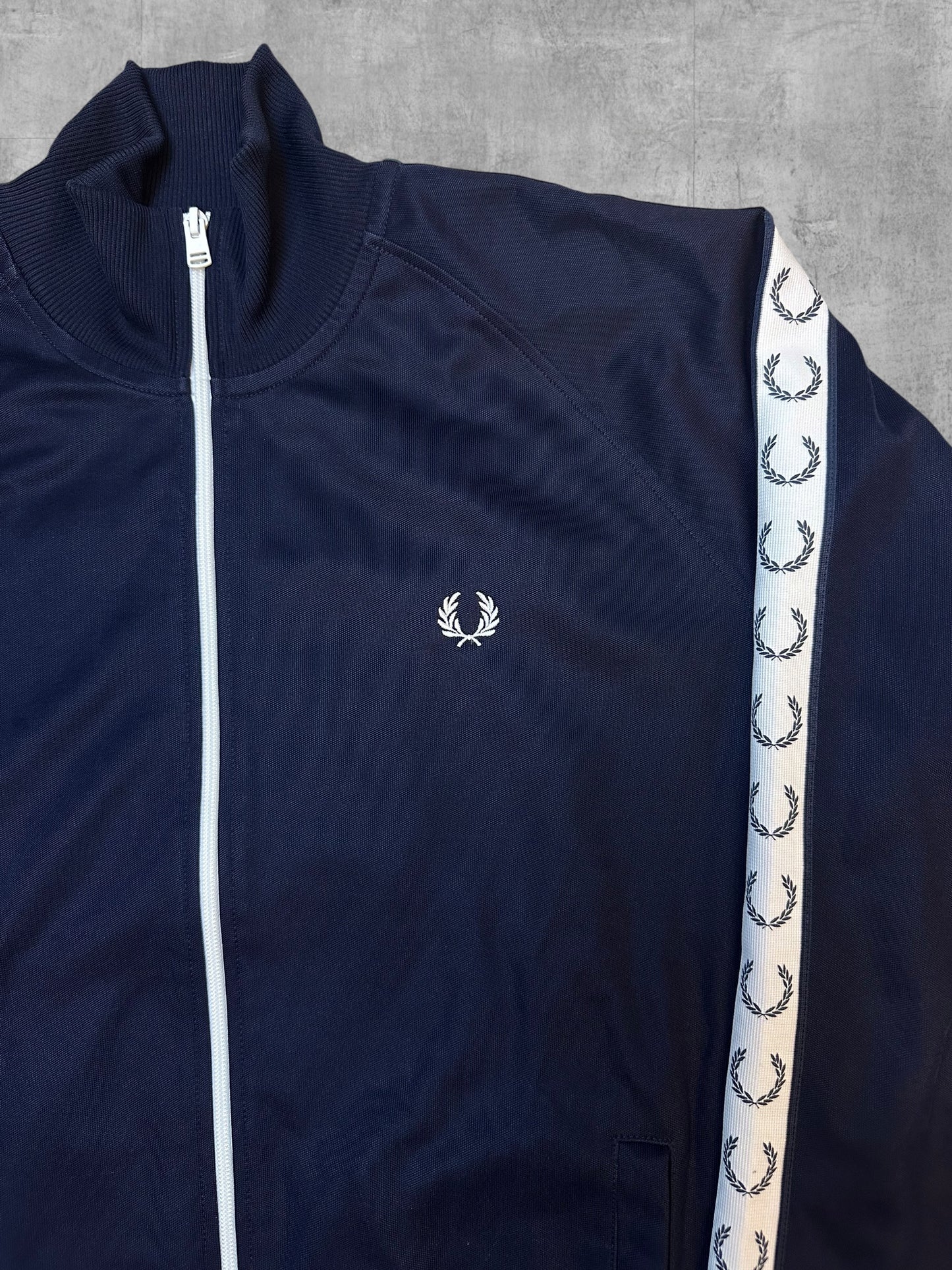 Fred Perry Trainingsjacke Taped Navy Blau Weiß L