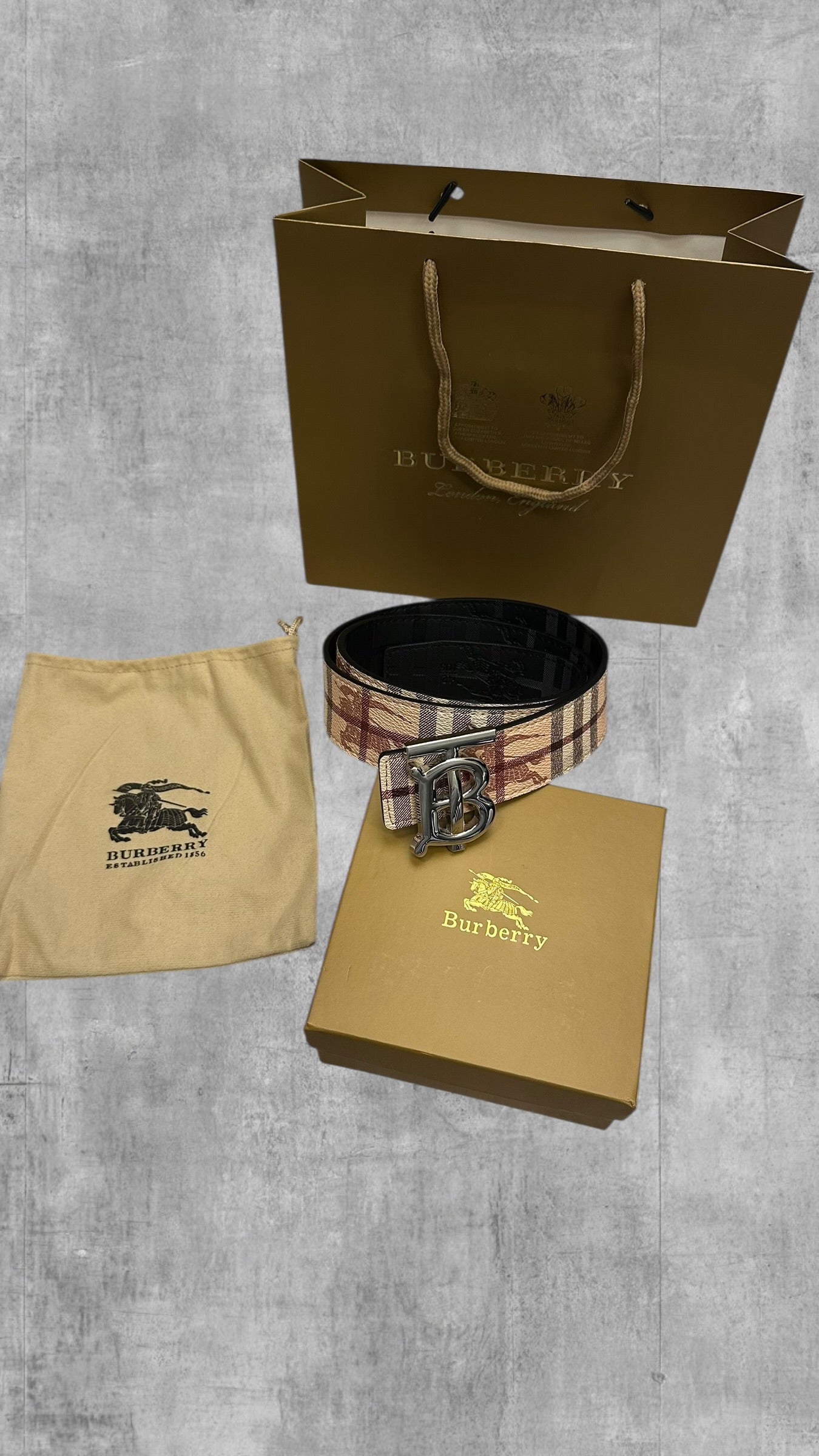 Burberry Gürtel 105cm