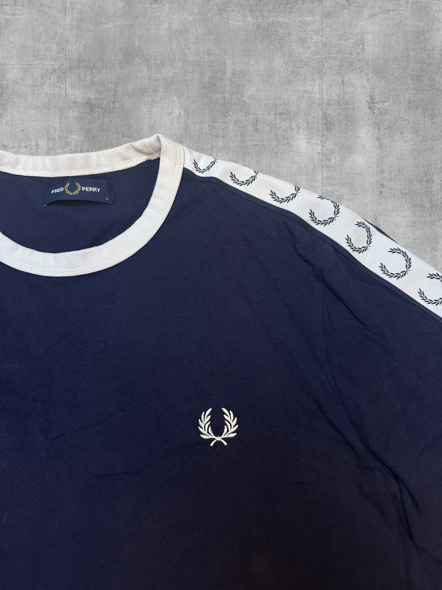 Fred Perry T-Shirt Taped Navy Blau Weiß L