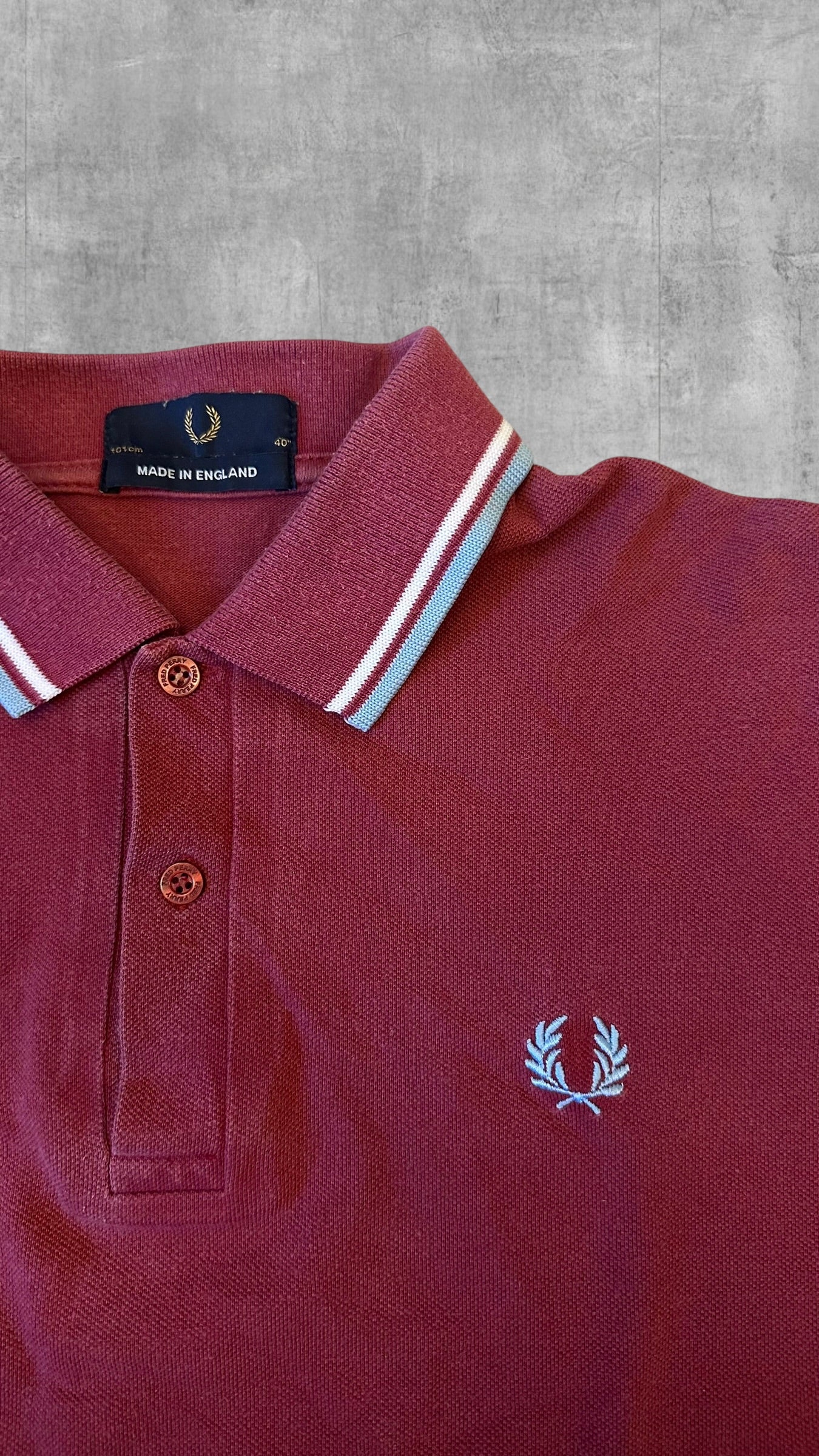 Fred Perry Polo Shirt Weinrot Hellblau M
