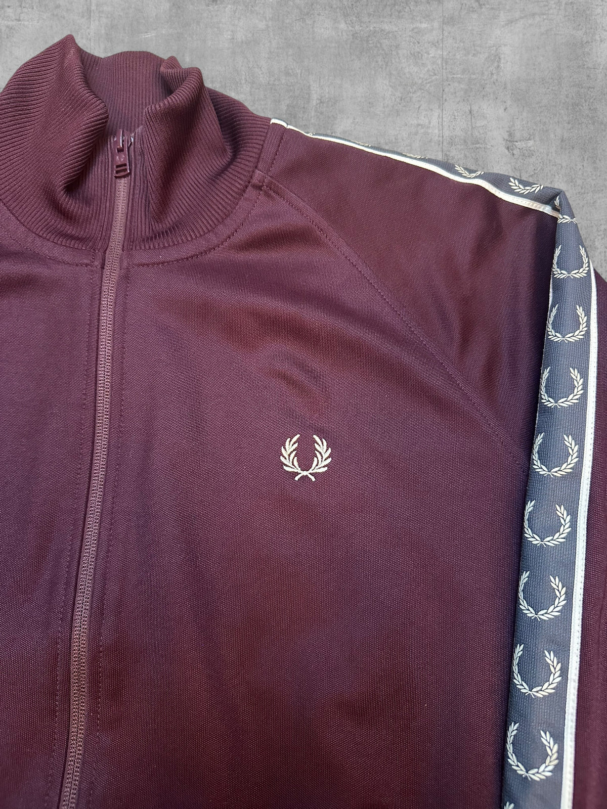 Fred Perry Trainingsjacke Taped Weinrot L