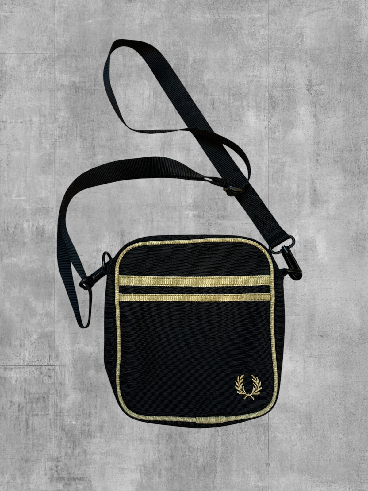 Fred Perry Umhängetasche Bauchtasche Schwarz Beige