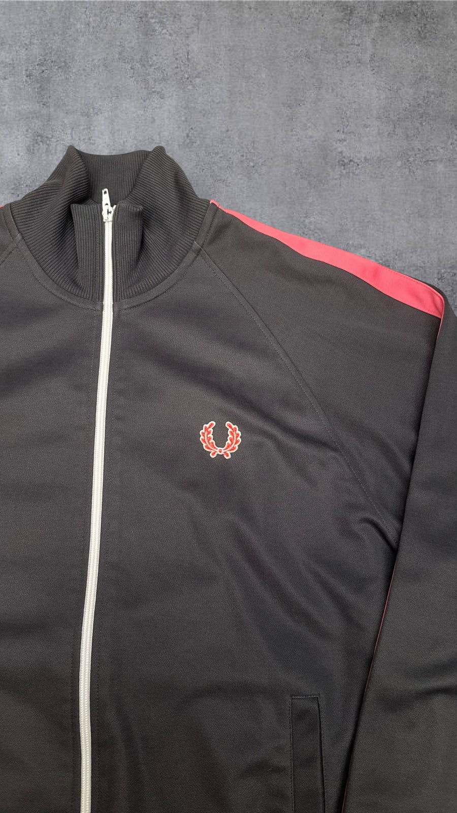 Fred Perry Trainingsjacke Taped Zip Jacke Grau M