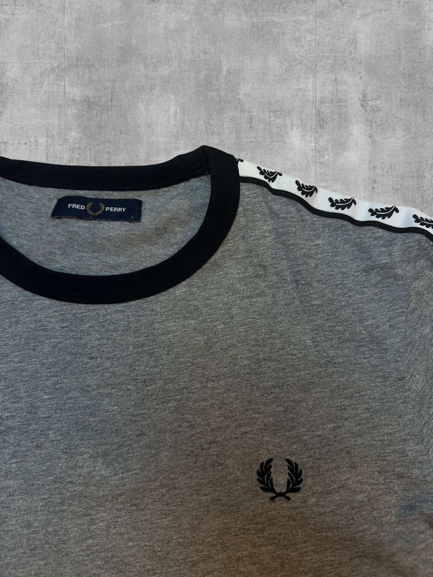 Fred Perry T-shirt taped Grau L
