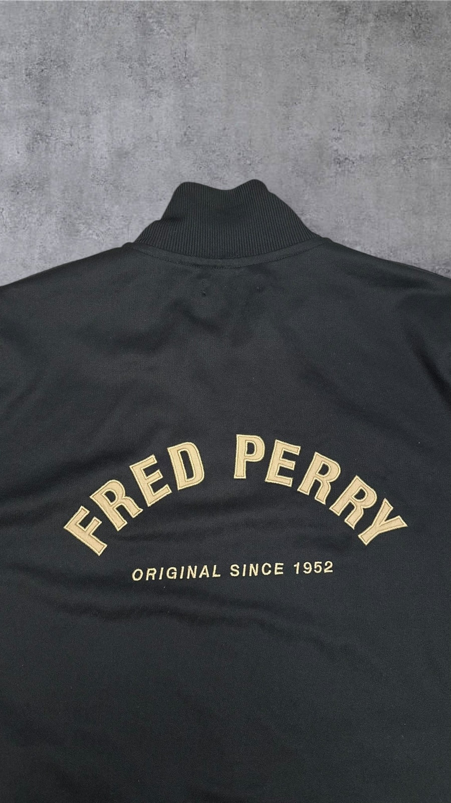 Fred Perry Trainingsjacke Backprint Zip Jacke Schwarz Gold XL