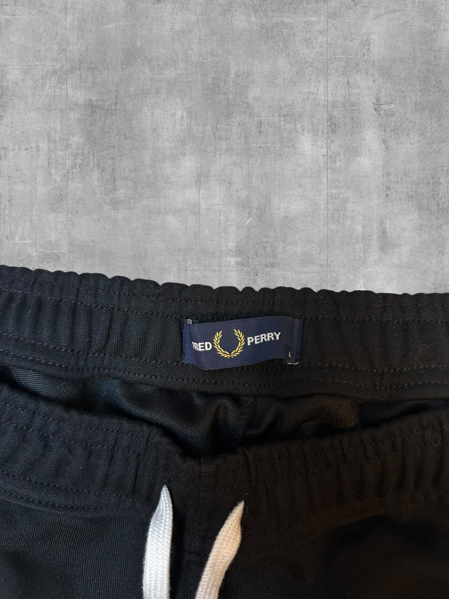 Fred Perry Trainingshose Schwarz L