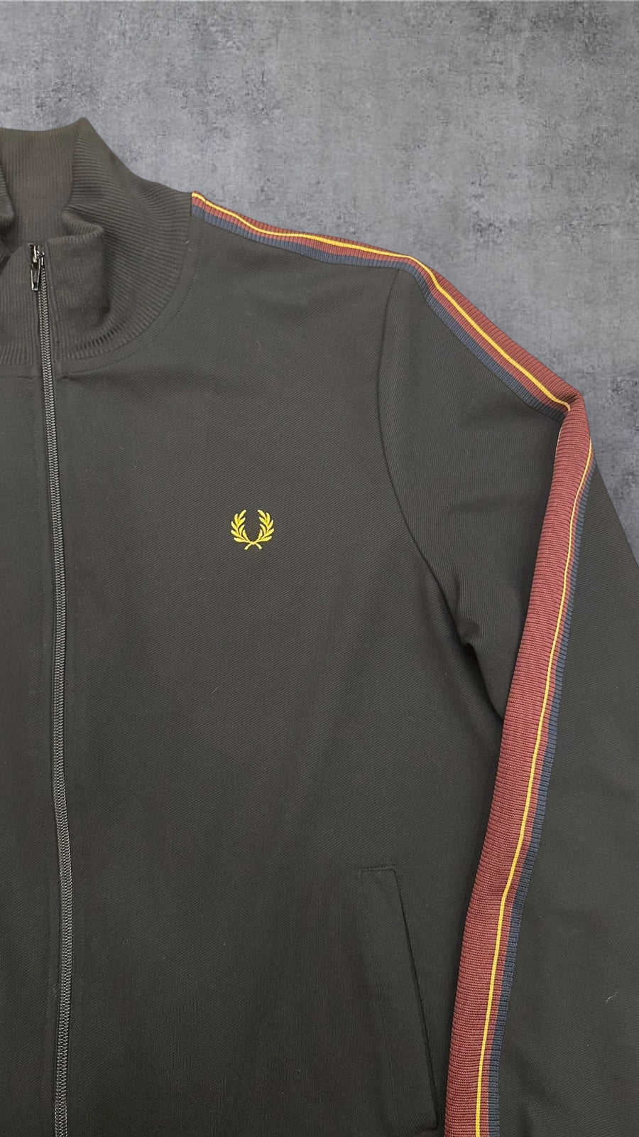 Fred Perry Trainingsjacke Taped Zip Jacke Schwarz Gold XL