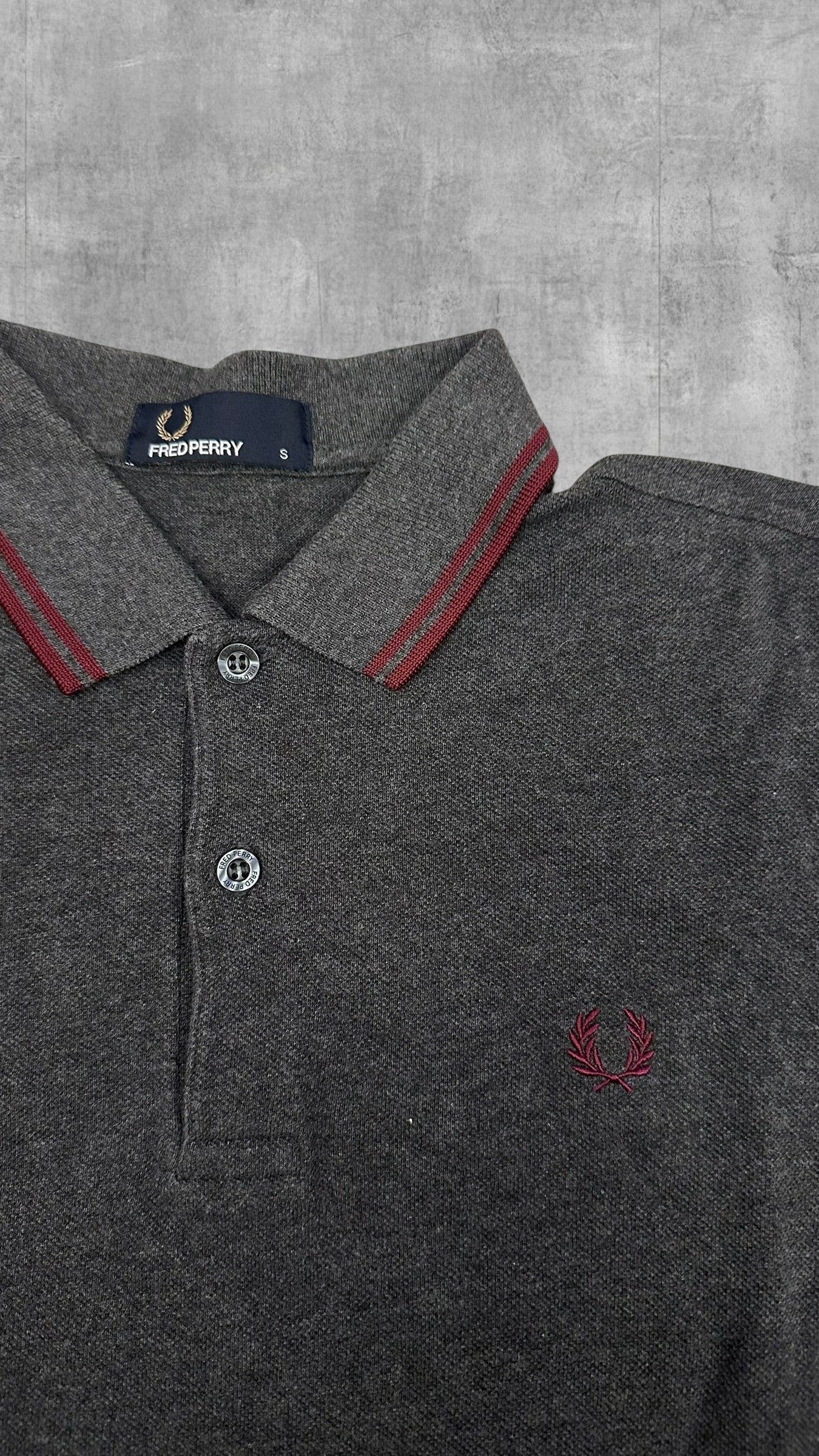 Fred Perry Polo Shirt Grau Weinrot S