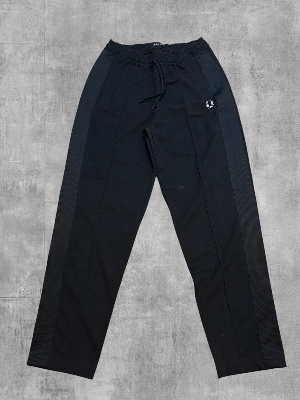 Fred Perry Stoffhose Bundfalte Schwarz M