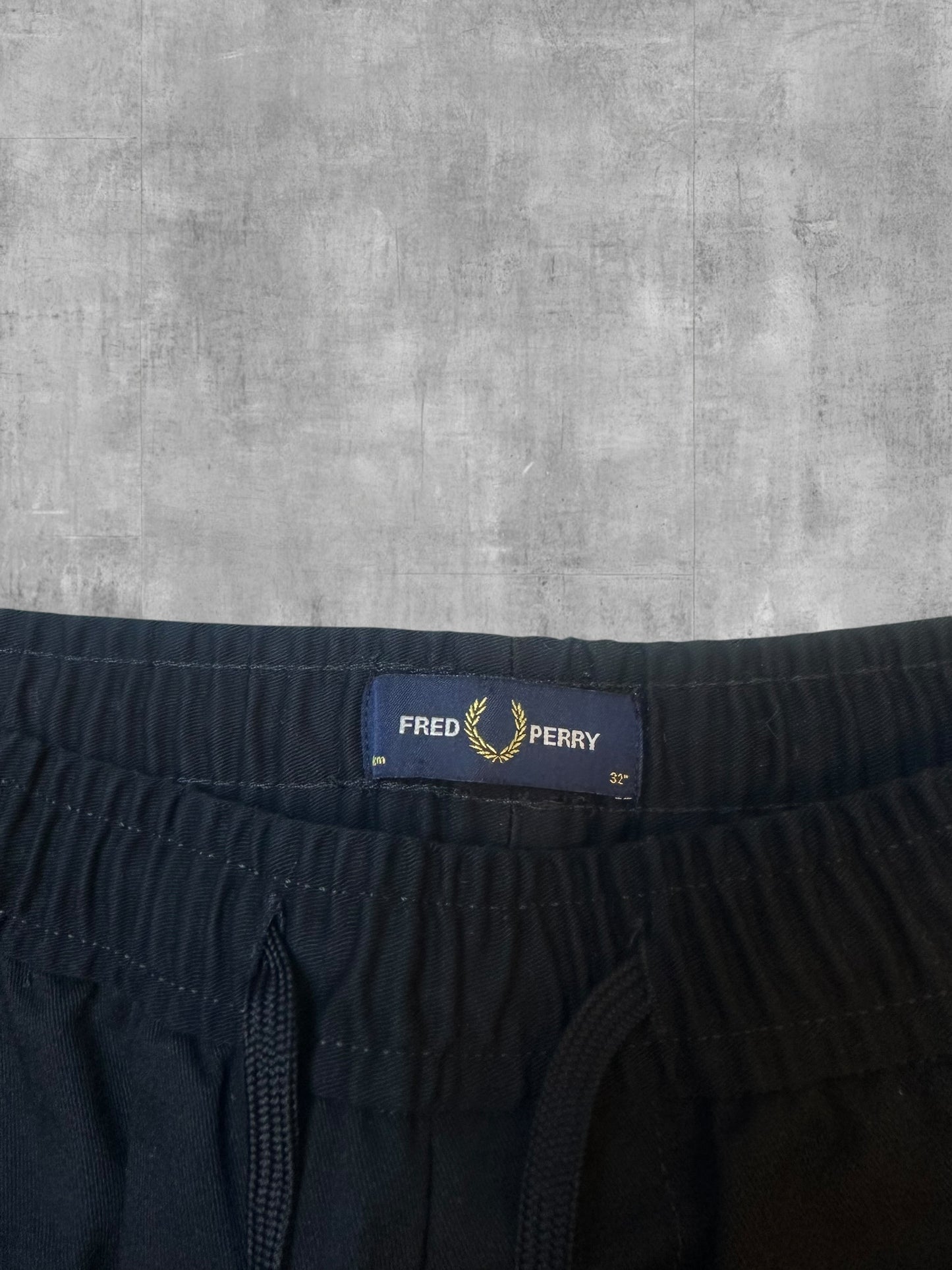 Fred Perry Shorts Kurze Hose Schwarz Größe 32 M / L