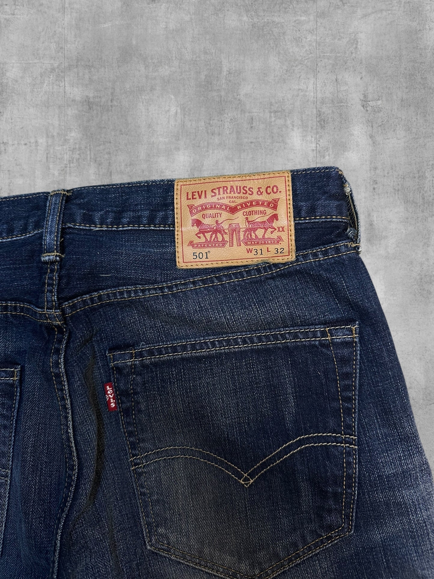 Levi's 501 Jeans Dunkelblau W31 L30 gekürzt