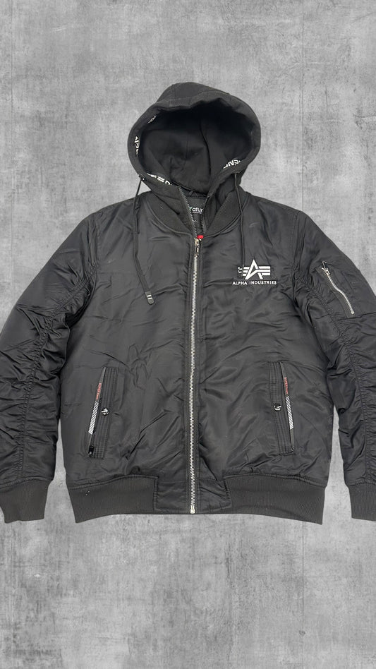 Alpha Industries Bomberjacke Schwarz mit flexibler innerer Kapuzenjacke M