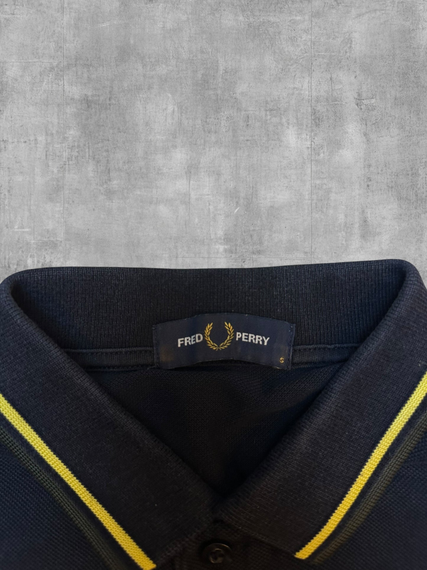 Fred Perry Polo Shirt Schwarz Gold S